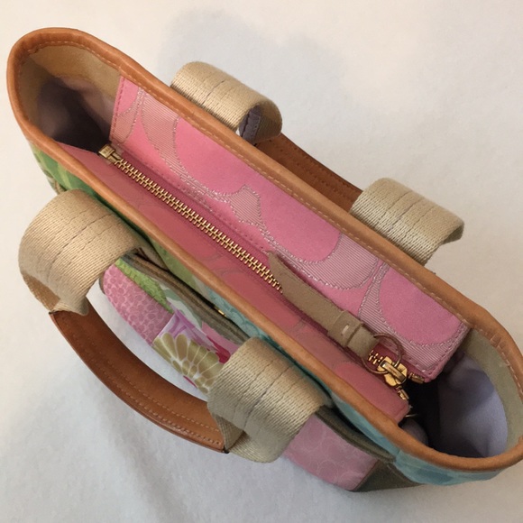 Coach Spring Patchwork Hamptons Tote - Picture 4 of 8